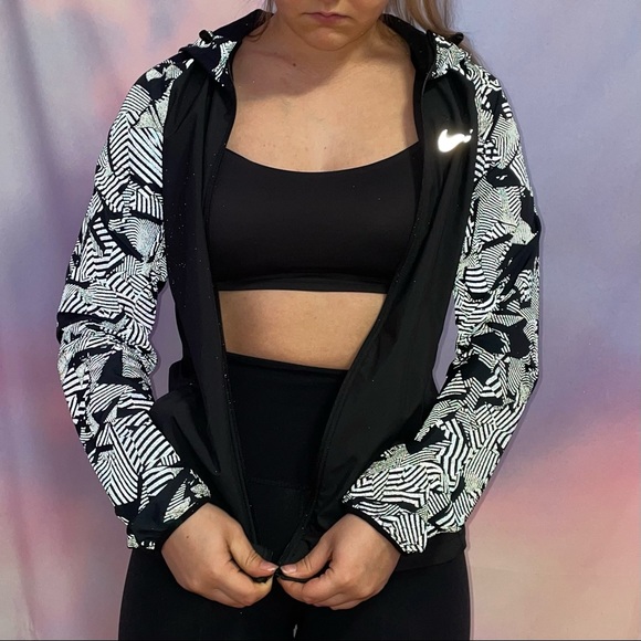 Nike Flash Windbreaker - Picture 5 of 16